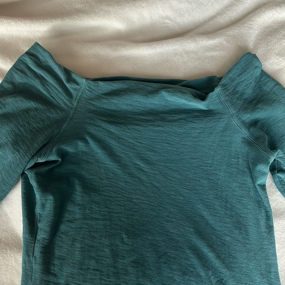 James Perse off the shoulder Blouse